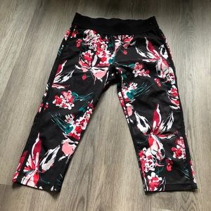 Athleta Derek Lam cropped leggings size small .